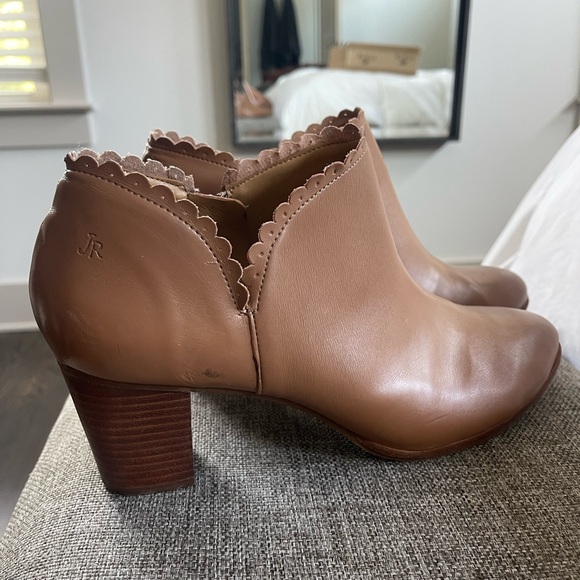 Jack Rogers Tan Leather Scallop Ankle Boots 11 - Picture 2 of 6